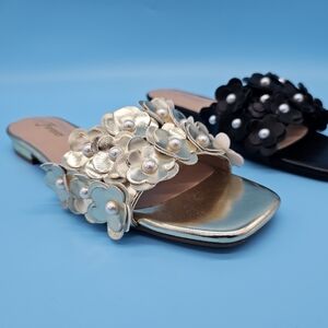Elegant Floral Embellished Sandals - Gold and Black